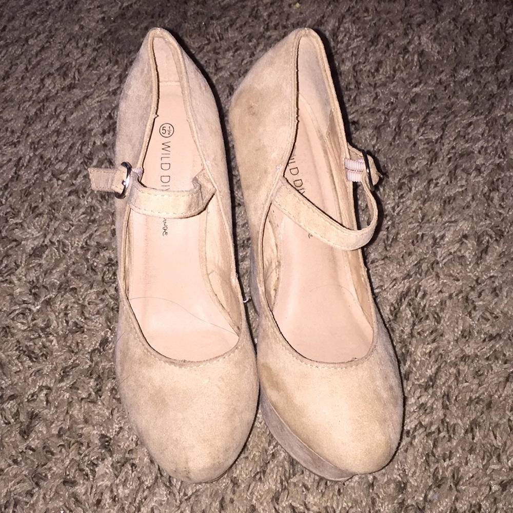 Heels - Picture 2 of 2